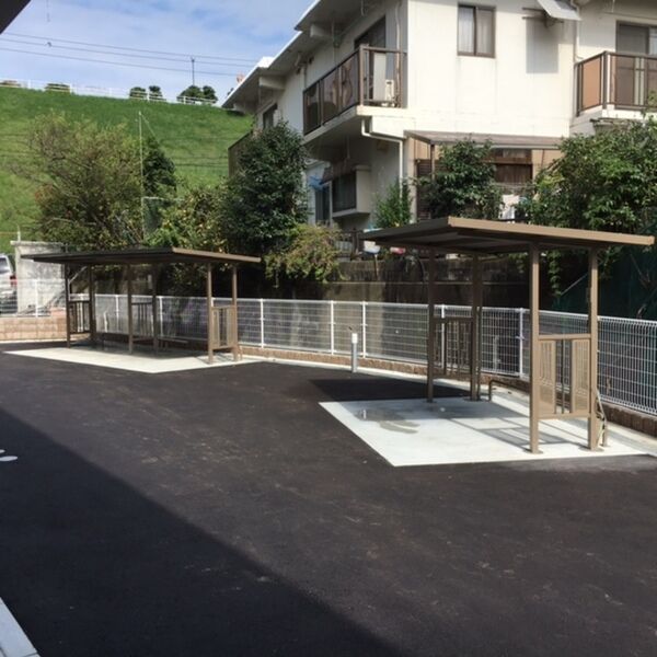 現地周辺 (駐輪場)