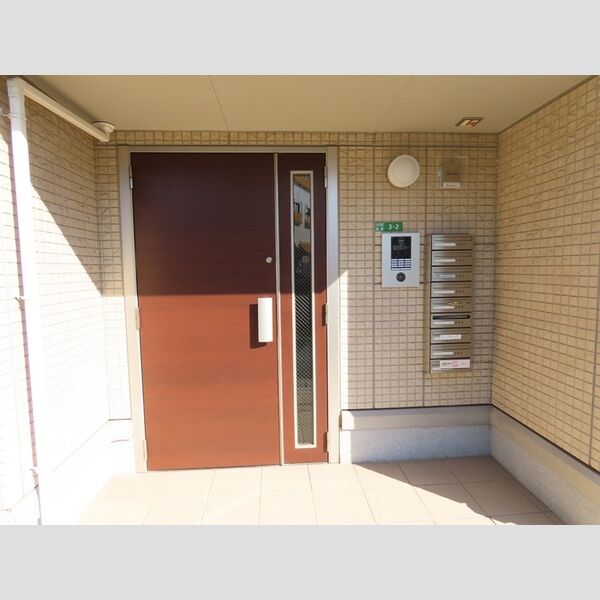 エントランス (エントランス)