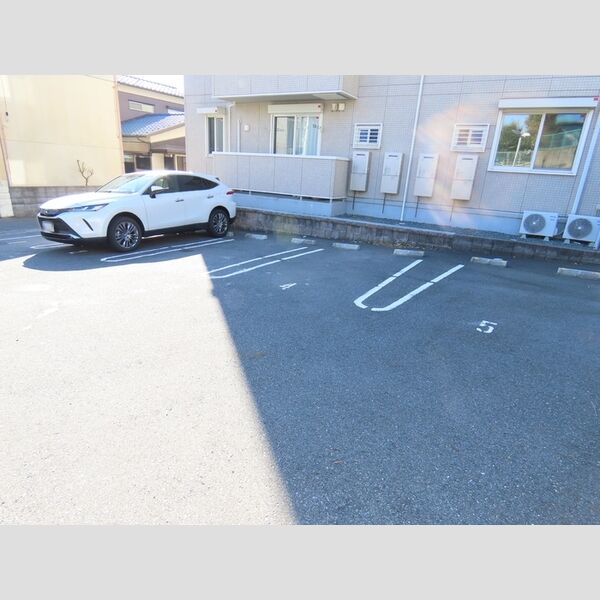 駐車場 (駐車場)