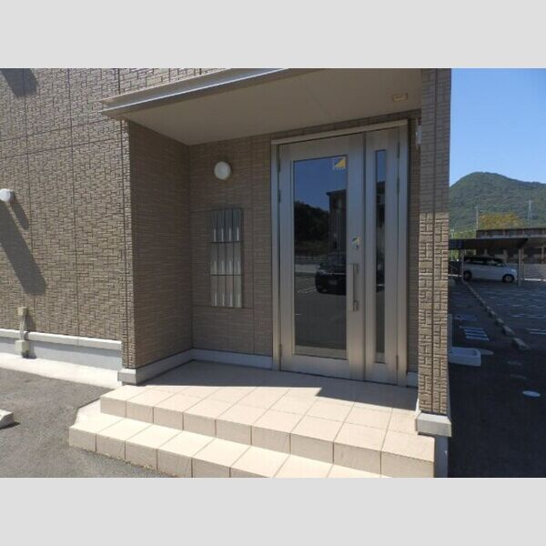 エントランス (エントランス)