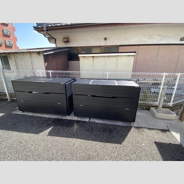 現地周辺 (敷地内ゴミ庫)