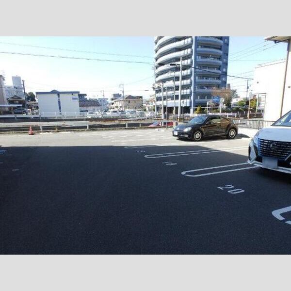 駐車場 (駐車場)