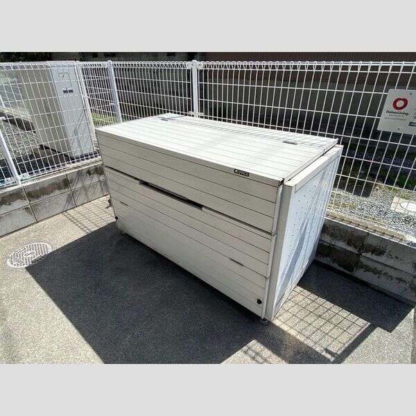現地周辺 (専用ゴミ庫)