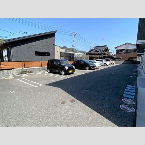 駐車場 (駐車場)