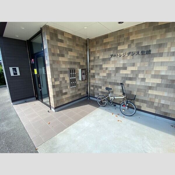 現地周辺 (駐輪場)