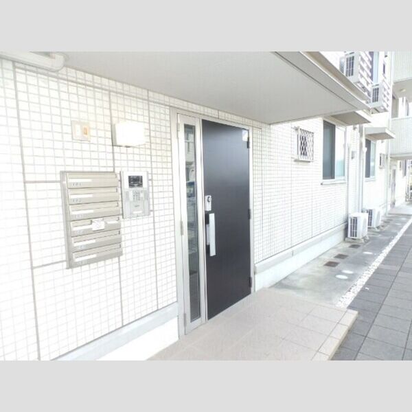 エントランス (エントランス)
