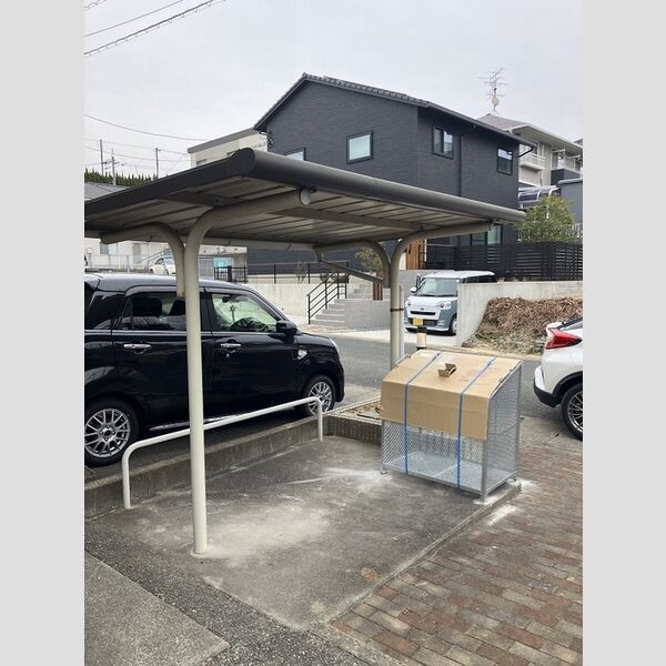 現地周辺 (ゴミBOX)