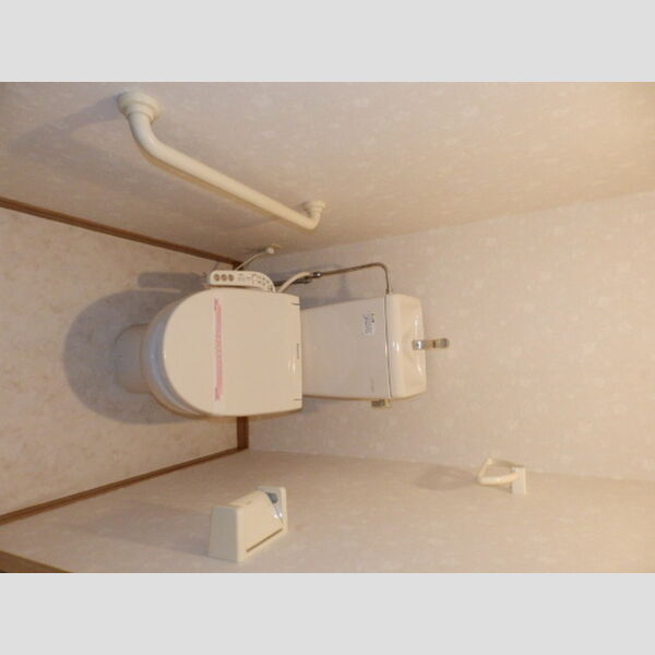 トイレ (温水洗浄暖房便座)