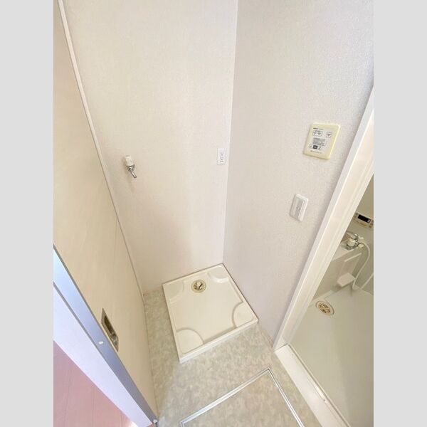 その他 (洗濯機置き場)