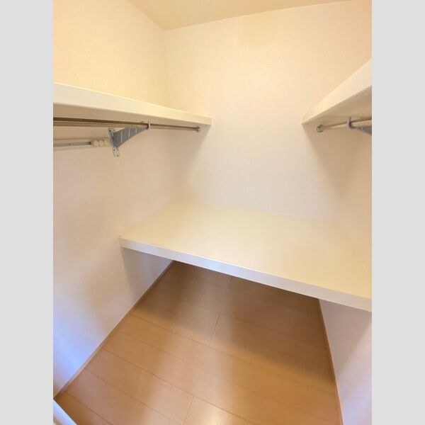 収納 (ウォークインクローゼット)