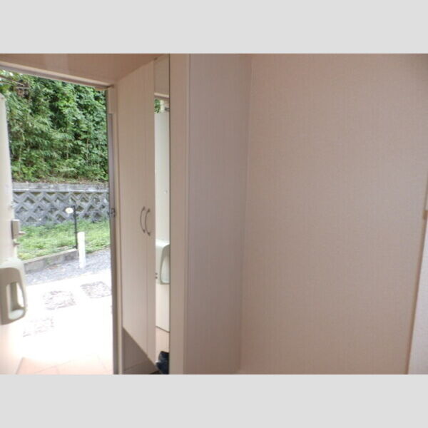 玄関 (玄関　シューズボックスはトールタイプ)