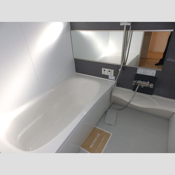 バス (一坪風呂　追い焚き機能付き)