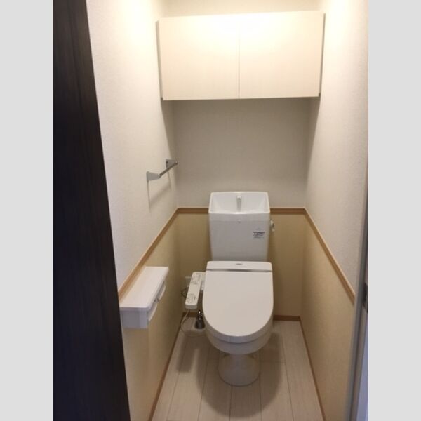 トイレ (トイレ)