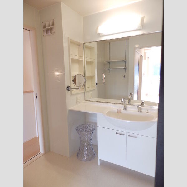 洗面所 (洗髪洗面化粧台)