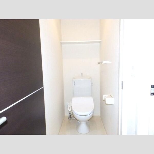 トイレ (温水洗浄暖房便座)