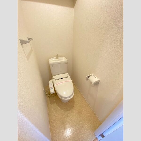 トイレ (トイレ)