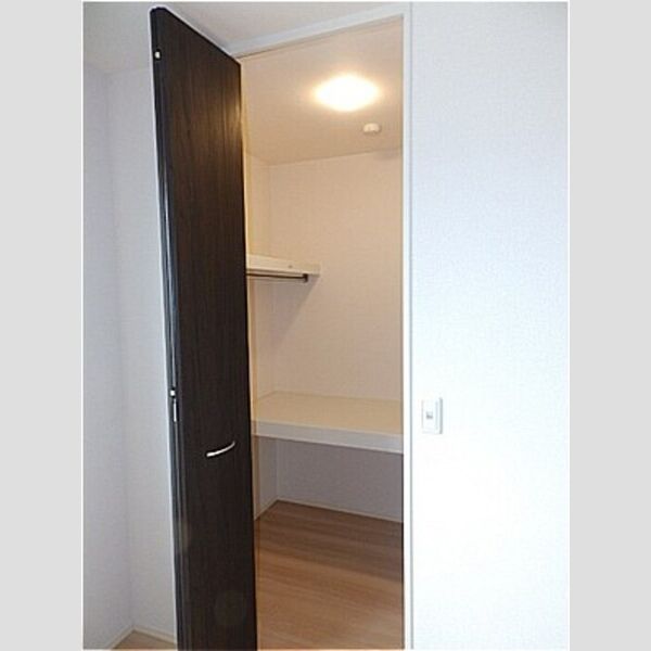 収納 (ウォークインクローゼット)