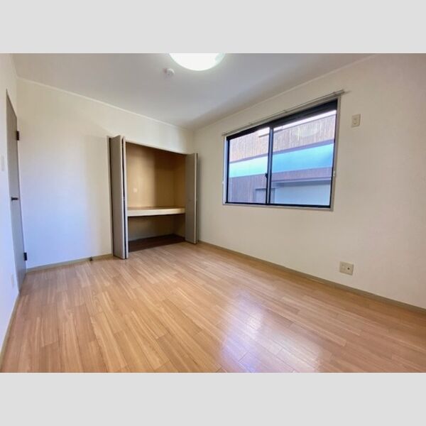 その他 (6帖洋室)