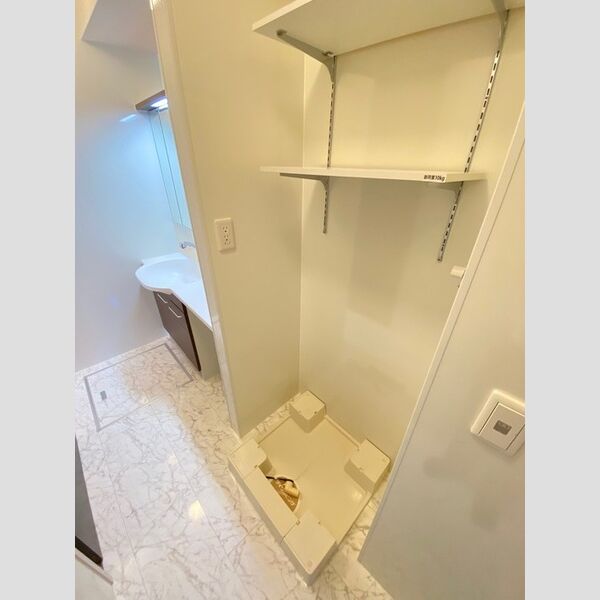 その他 (洗濯機置き場)