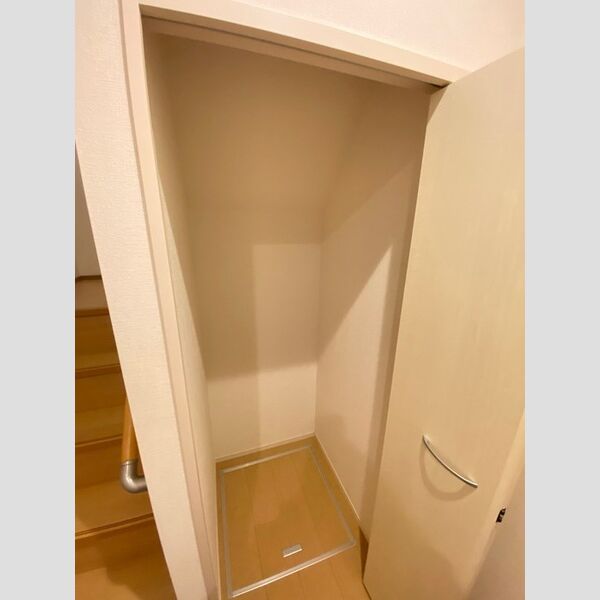 その他 (玄関収納)