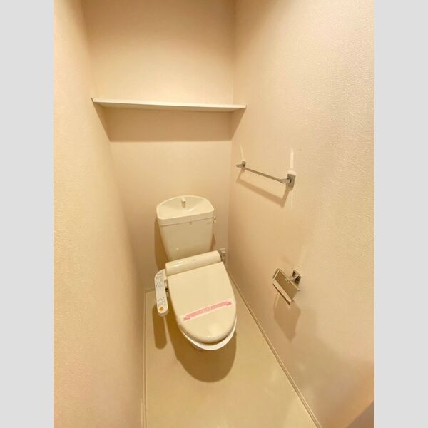 トイレ (トイレ)