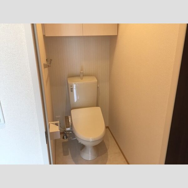 トイレ (トイレ(収納、温水洗浄便座あり))