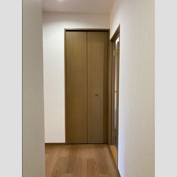 収納 (廊下クローゼット)