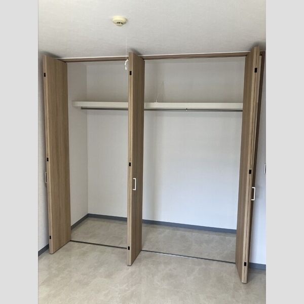 収納 (南洋室クローゼット)