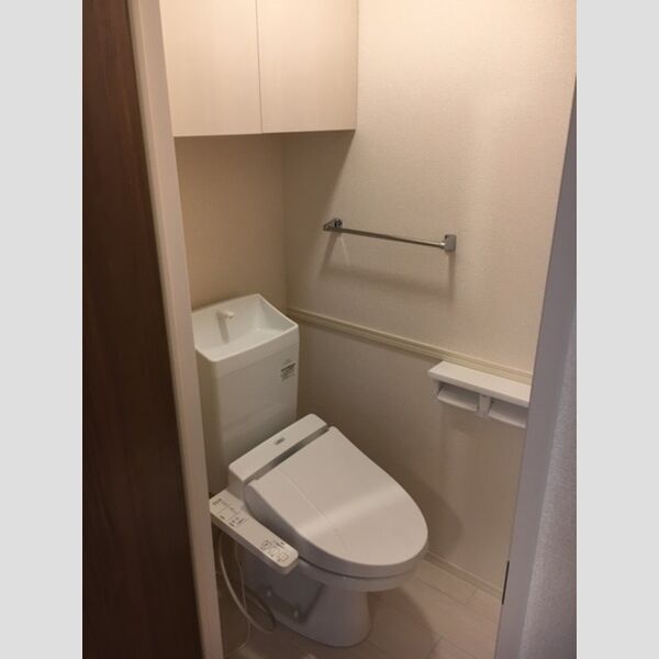 トイレ (温水洗浄暖房便座)