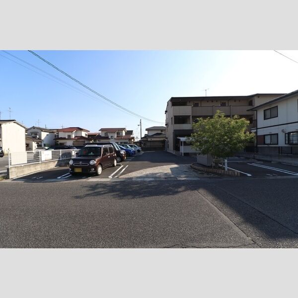 駐車場 (駐車場)