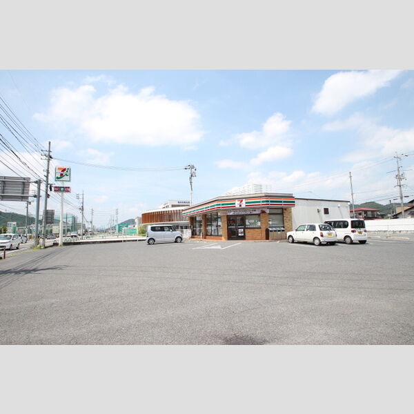 現地周辺 (セブンイレブン瀬戸沖店　424m)