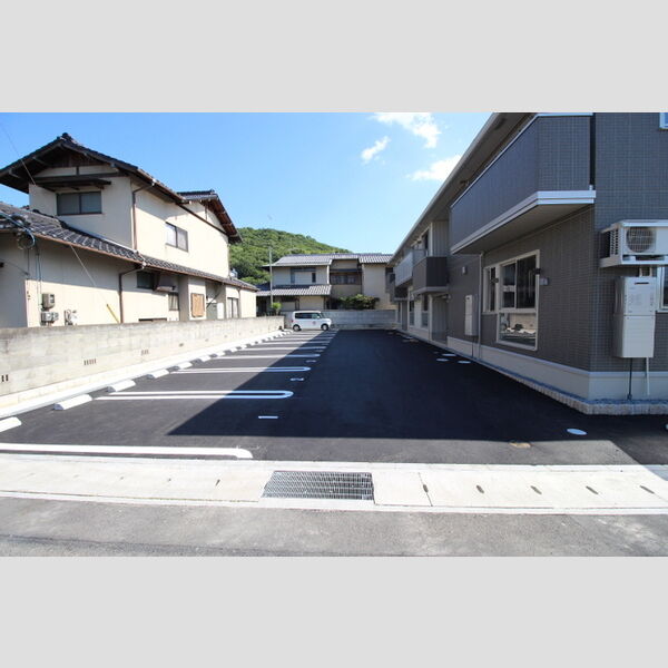 駐車場 (駐車場)