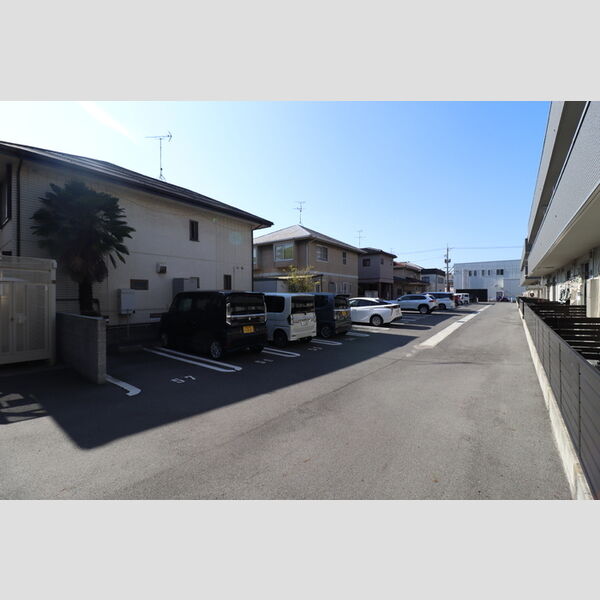 駐車場 (駐車場 ベランダ側)