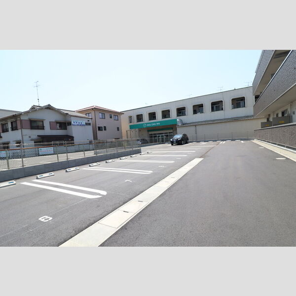 駐車場 (駐車場)