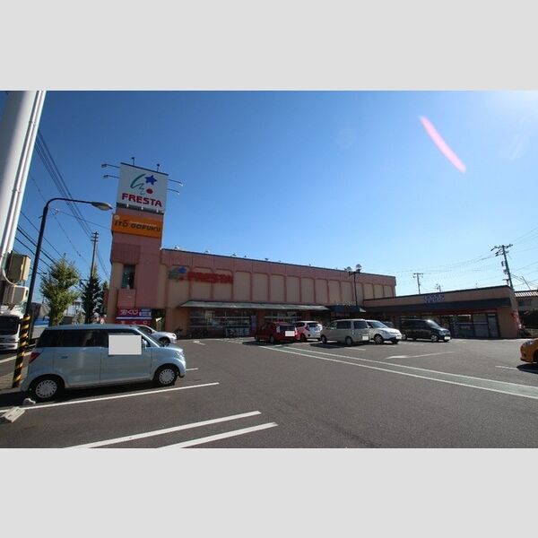 現地周辺 (フレスタ操南店　731m)