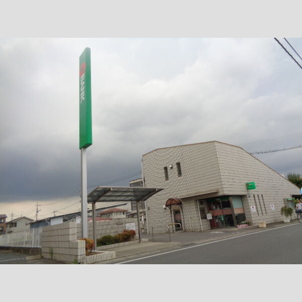 現地周辺 (トマト銀行竜操支店755m)