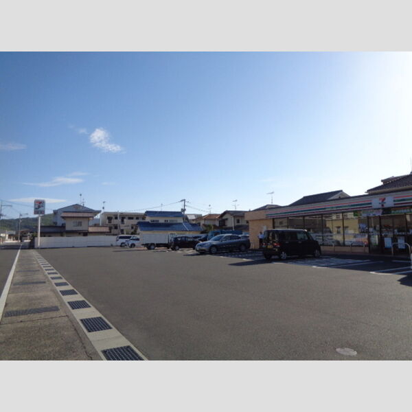 現地周辺 (セブンイレブン岡山関店192m)