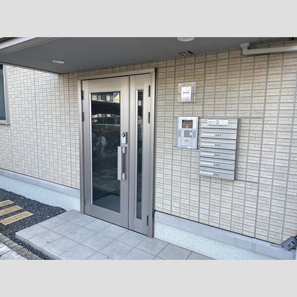 エントランス (オートロック・集合ポスト)