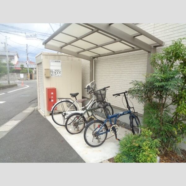 駐車場 (駐輪場)