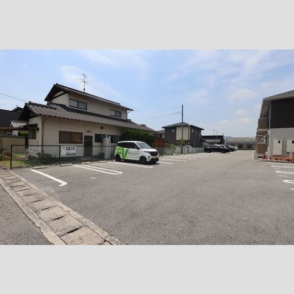 駐車場 (駐車場)