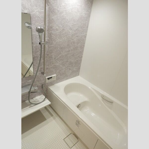 バス (101　浴室)