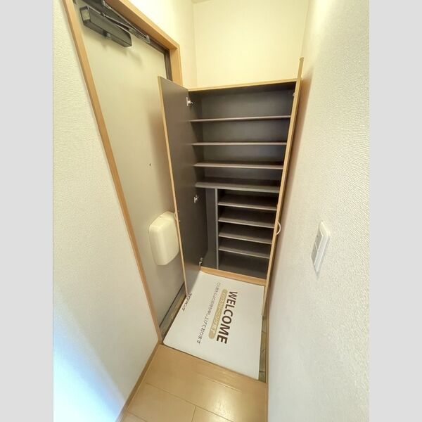 玄関 (玄関室内側)