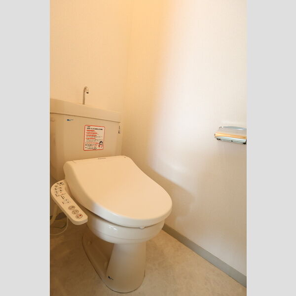 トイレ (温水洗浄暖房便座)