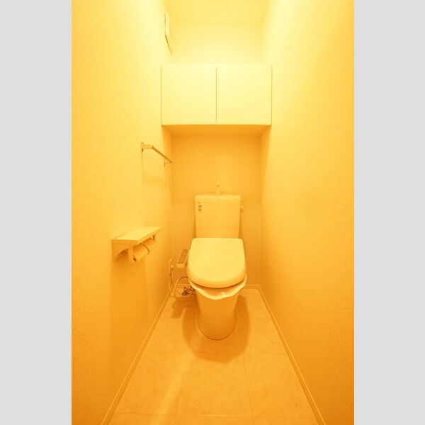 トイレ (温水洗浄暖房便座)