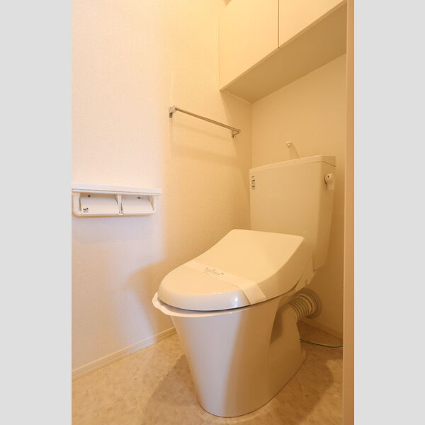 トイレ (温水洗浄暖房便座)