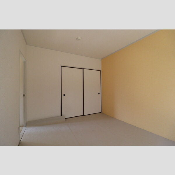 居室・リビング (南和室)