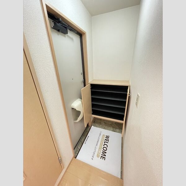 玄関 (玄関室内側)