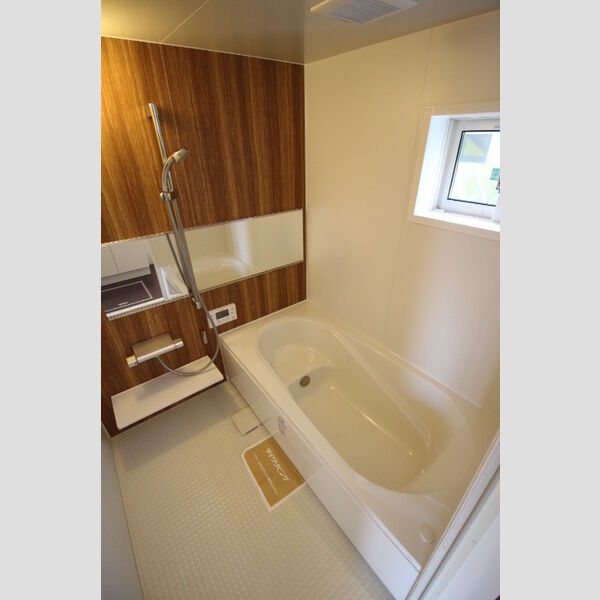 バス (B1　浴室)