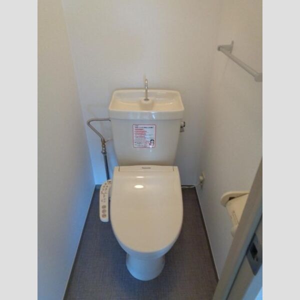 トイレ (トイレ)