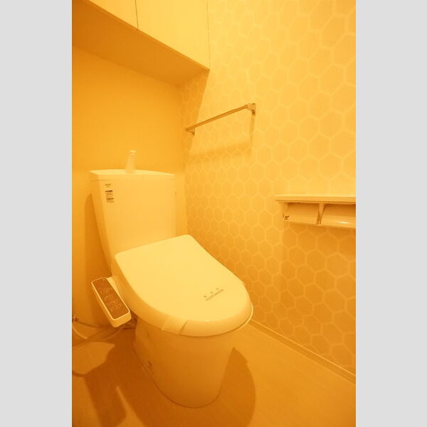 トイレ (温水洗浄暖房便座)